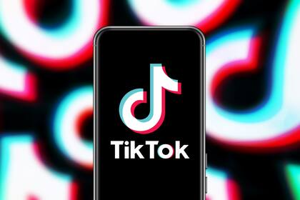 El algoritmo de TikTok favorece la expansión y seguimiento de contenidos de extrema derecha en Estados Unidos, según un estudio