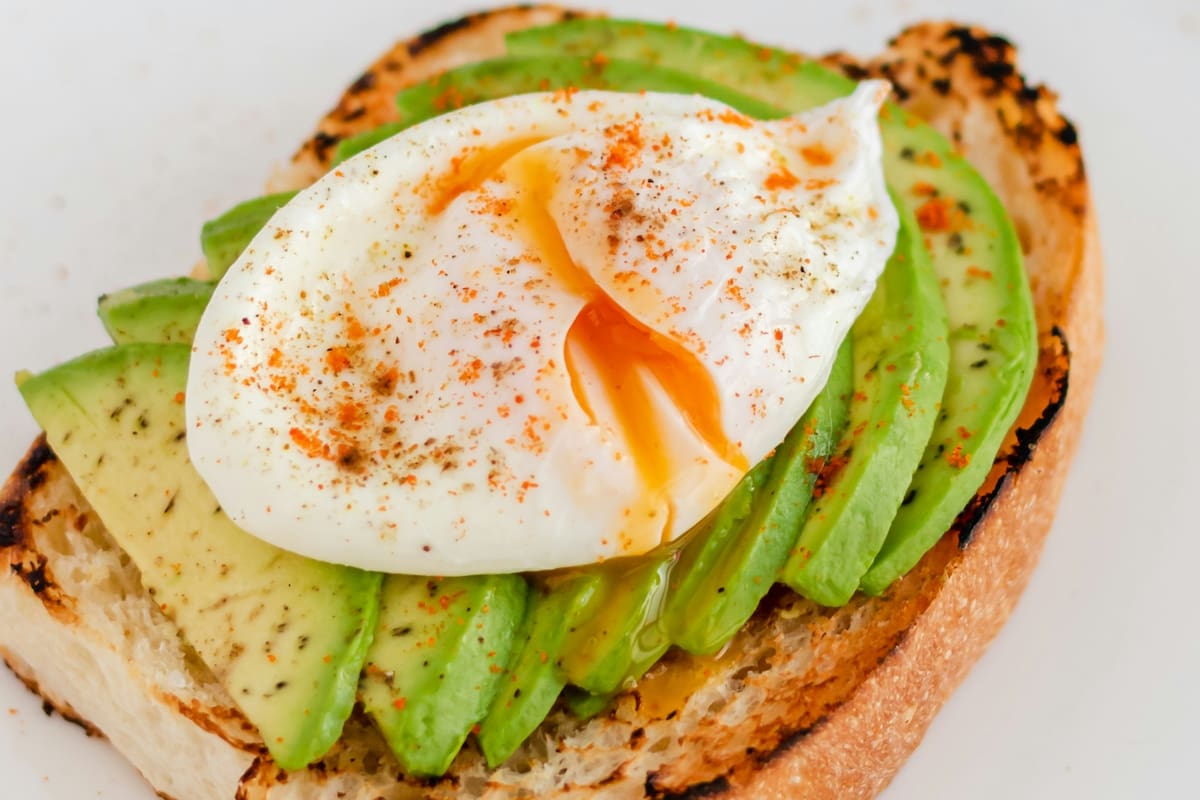 El alimento ideal para consumir de noche que ayuda a bajar de peso