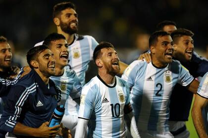 El alivio en la altura: héroe con tres goles en Quito frente a Ecuador