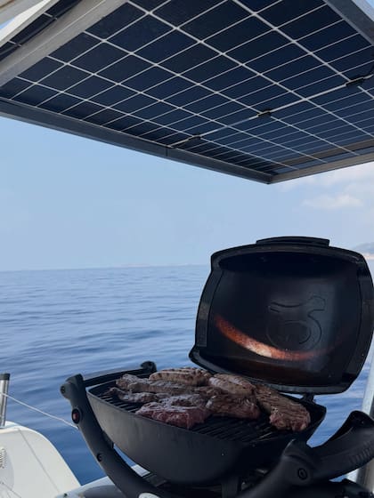 El almuerzo fue una carne a la parrilla (Foto: Instagram @zaira.nara)
