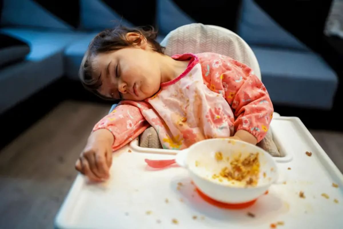 El almuerzo puede ser un factor adicional que dé sueño, aunque se desconoce qué alimentos son los que lo producen