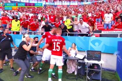El alocado festejo de  Attila Fola luego de anotar su primer gol frente a los campeones del mundo