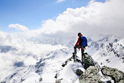 “Cuando estás con esas temperaturas, con ese viento y ese frío, escuchás tus miedos, tus límites y vas descubriendo cosas que tienen que ver con el autoconocimiento, con la autogestión”, Karla Wheelock, alpinista