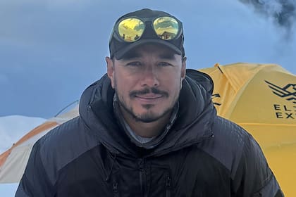 El alpinista nepalí Nirmal Purja era intensamente buscado tras ser alcanzado por una avalancha (Foto: Instagram @nimsdai)