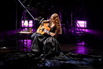 El alter ego de Natalia Lafourcade toma protagonismo en "Cancionera"