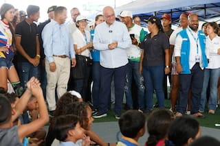 Líder de ACNUR recorre refugios en Venezuela y habla de nueva cooperación internacional