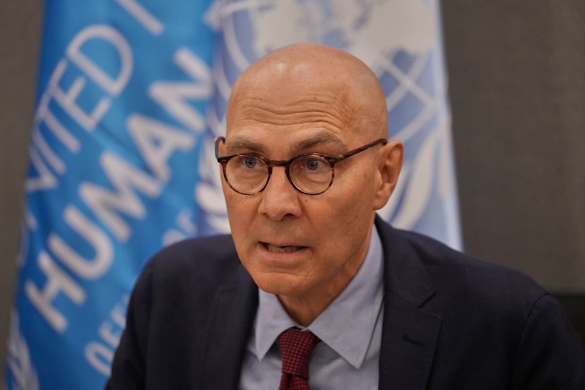 El Alto Comisionado de las Naciones Unidas para los Derechos Humanos, Volker Turk, habla con los medios de comunicación durante una conferencia de prensa