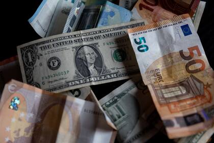 El aluvión de argentinos que viajó al exterior explica parte de este fenómeno