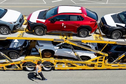 El alza afectará tanto a modelos importados como a los producidos en Estados Unidos debido a la globalización de las cadenas de suministro