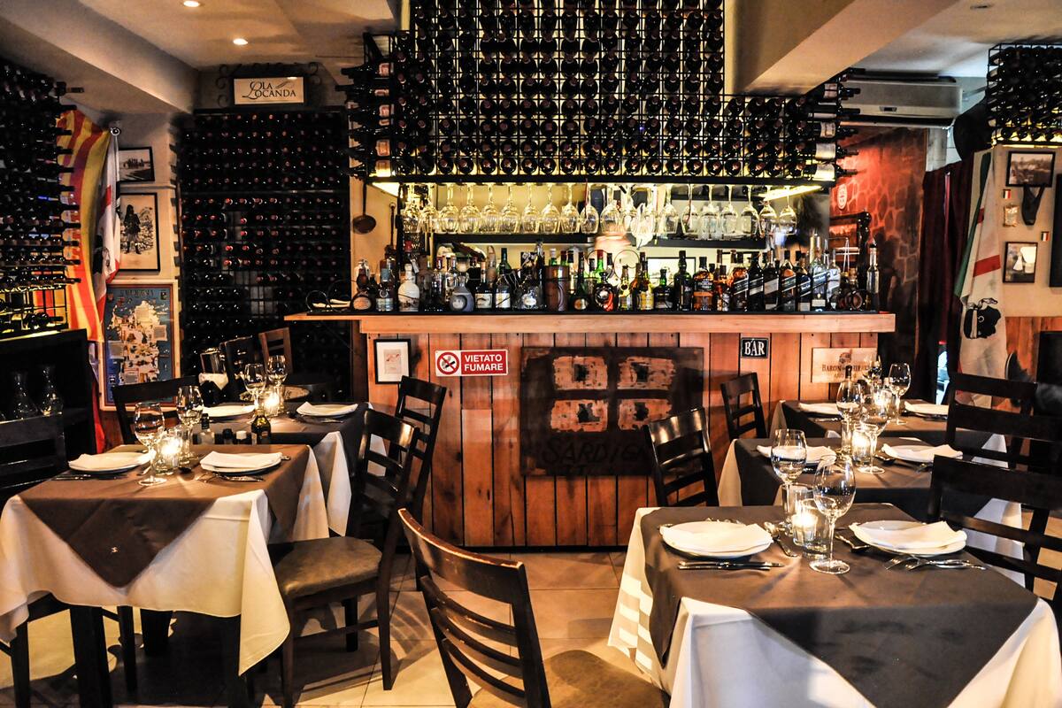 El ambiente está inspirado en las fondas de la isla de Cerdeña