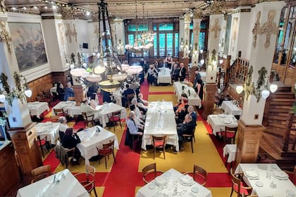 El amplio salón comedor para un centenar de comensales