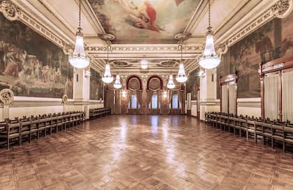 El amplísimo salón Imperial en estilo rococó