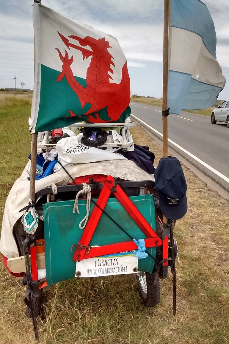 Martín Echegaray Davies, con 61 años, partió en octubre de 2017 de Tierra del Fuego con la idea de cruzar toda América a pie