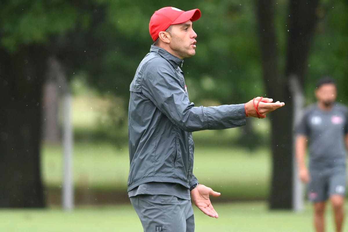 El "Chavo" Leandro Desábato ponderó contar con un futbolista de la jerarquía de Javier Mascherano.