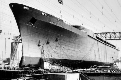 El Andrea Doria en construcción en 1951
