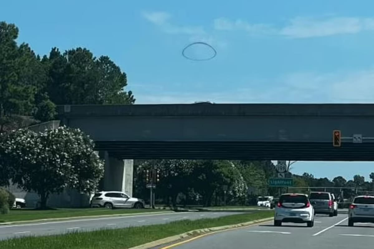 El anillo negro fue avistado desde varios puntos de la ciudad de Williamsburg