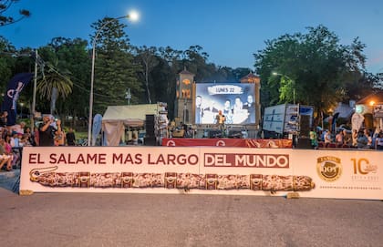 El año pasado crearon una pieza de chacinado que alcanzó el récord de 113,36 metros