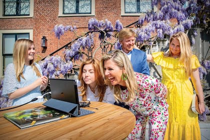 El año pasado, Guillermo se tuvo
que contentar con un festejo virtual desde su
aislamiento con su familia en el palacio de Huis
Ten Bosch. Por aquel entonces, la pandemia del
coronavirus era algo nuevo y desconocido.