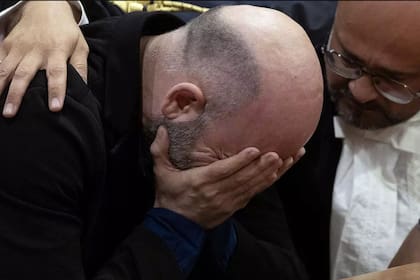 El año pasado, Saviano logró que la justicia condenara a los dos mafiosos que lo amenazaron de muerte