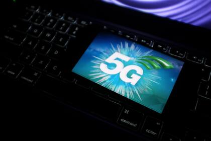 El año próximo los envíos de smartphones con conectividad 5G superarán en volumen a los 4G