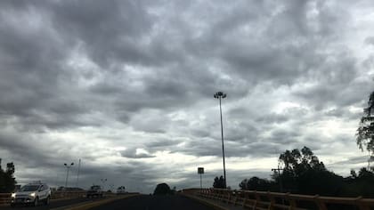 El anticipo que brinda el SMN (Servicio Meteorológico Nacional) indica que durante el fin de semana el cielo estará mayormente nublado.