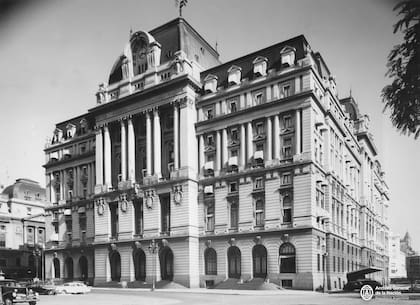 El antiguo Palacio de Correos.