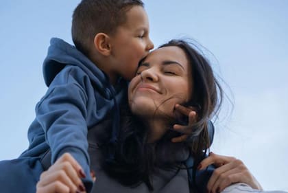 El apego a los padres tiene una explicación evolutiva: su cuidado ayuda a sobrevivir