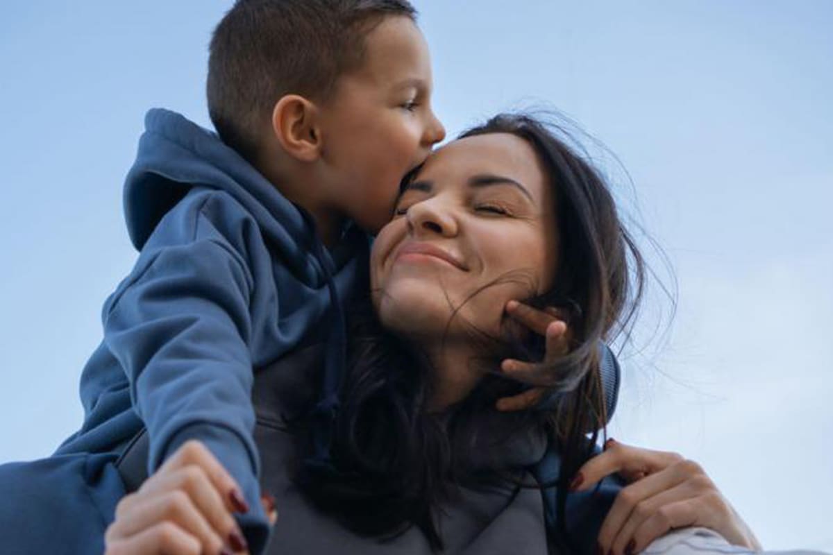 El apego a nuestros padres tiene una explicación evolutiva: su cuidado nos ayuda a sobrevivir.