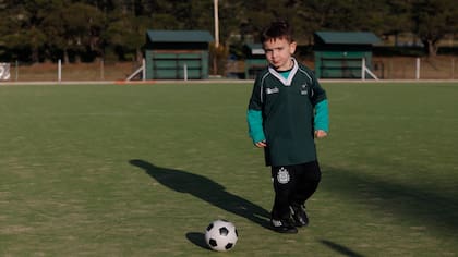 El apoyo del mundo del fútbol a este tipo de campañas lleva muchos años; un momento clave en esa alianza solidaria fue diciembre de 2021, cuando se lanzó la campaña “Un corazón para Isidro”, el niño de cuatro años que necesitaba un corazón que reemplace el suyo, afectado por una miocarditis que lo había triplicado en tamaño