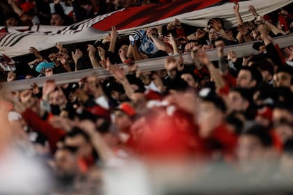 El apoyo incondicional de 85 mil personas en cada partido en el Monumental es desde hace tiempo una mesa de examen