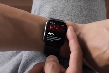 El Apple Watch Series 4 ya tiene activo el sensor para electrocardiogramas; sólo funciona con el modelo adquirido en EE.UU.