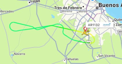 El AR1132 tuvo que volver a Ezeiza por la falla de un motor