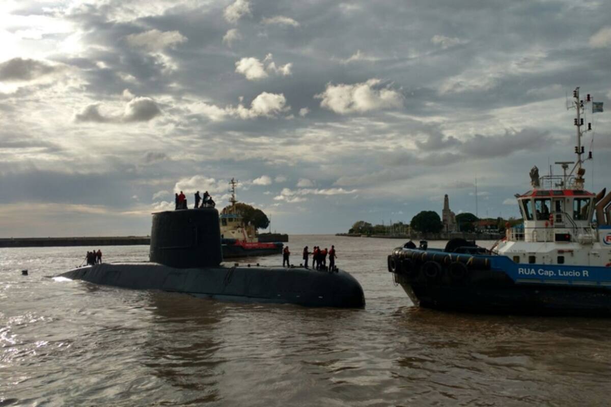 El Ara San Juan, meses atrás en Buenos Aires, antes de zarpar hacia Mar del Plata
