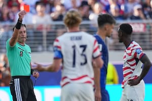 La FIFA le permitirá jugar al estadounidense Folarin Balogun contra Bélgica pese a la tarjeta roja que recibió