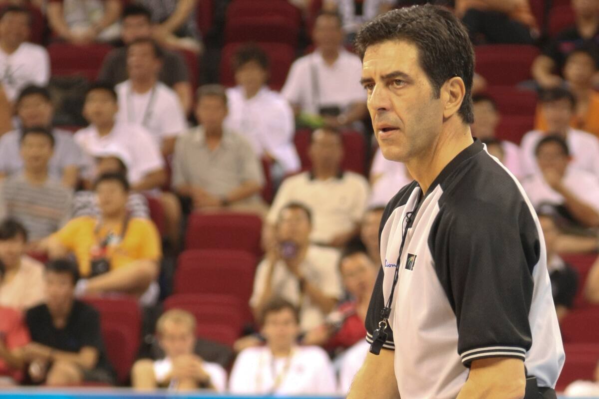 El árbitro Nikos Pitsilkas se refirió a su fallo en la final del Mundial 2002