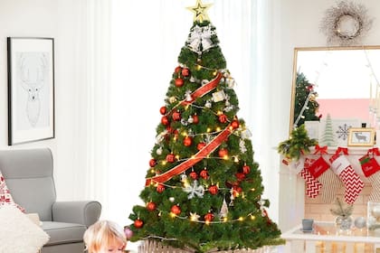 El árbol de Navidad no viene con las decoraciones incluidas