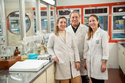 El área de Farmacia del Hospital Garrahan acaba de producir medicamentos en base a formulaciones magistrales destinados a bebés recién nacidos de hasta 30 días con VIH o expuestos a la patología que lo requieren en distintos puntos de la Argentina