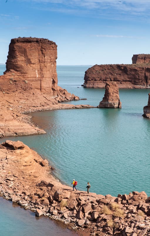 El área tiene zonas de aguas turquesas.
