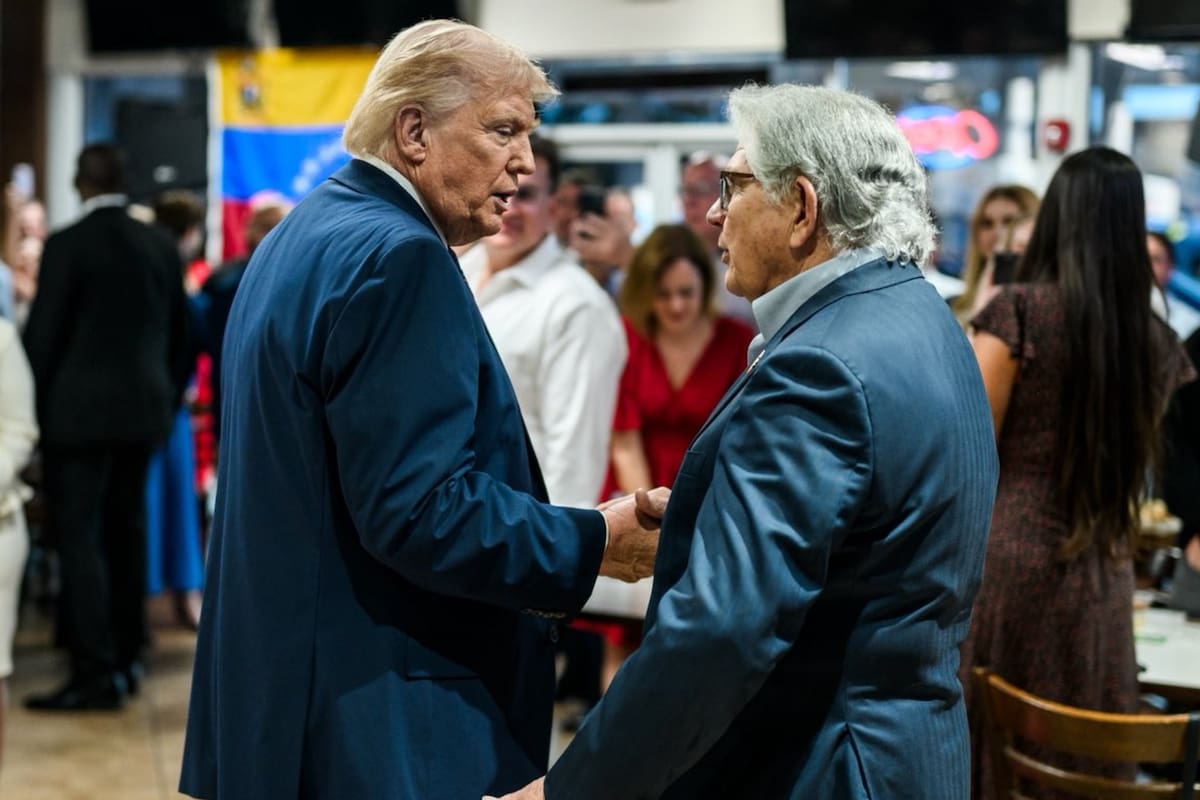 El Arepazo no es un restaurante común: desde 2004 funciona como punto de encuentro del exilio venezolano en el sur de Florida