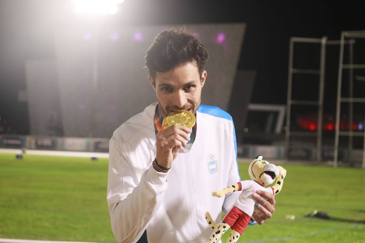 El argentino Federico Bruno ganó la medalla dorada en la prueba de 5000 metros de atletismo en Asunción 2022