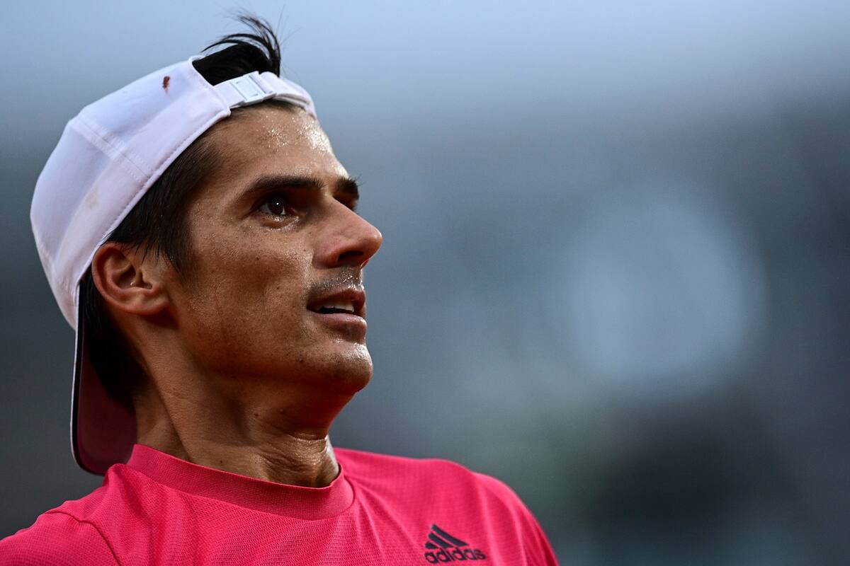 El argentino Federico Coria durante el partido de tenis masculino de la segunda ronda de individuales contra el francés Benoit Paire en el día 4 del torneo de tenis Abierto de Francia Roland Garros 2020 en París el 30 de septiembre de 2020