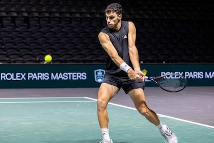 El argentino Francisco Cerúndolo avanzó a los 8vos de final del Masters 1000 de París, el último torneo de esa categoría de la temporada