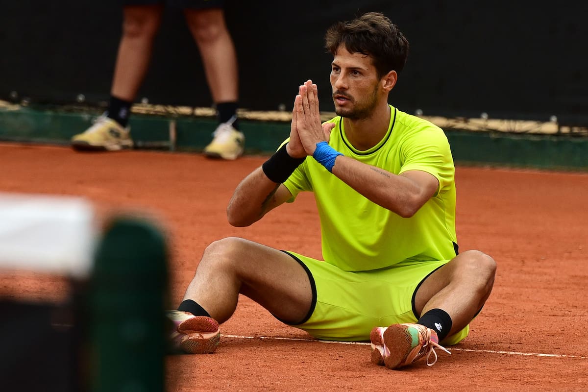 El argentino Guido Justo se coronó en el Challenger de Curitiba: sorprendió a su rival, Gustavo Heide, sacando de abajo en el match point y le pidió disculpas
