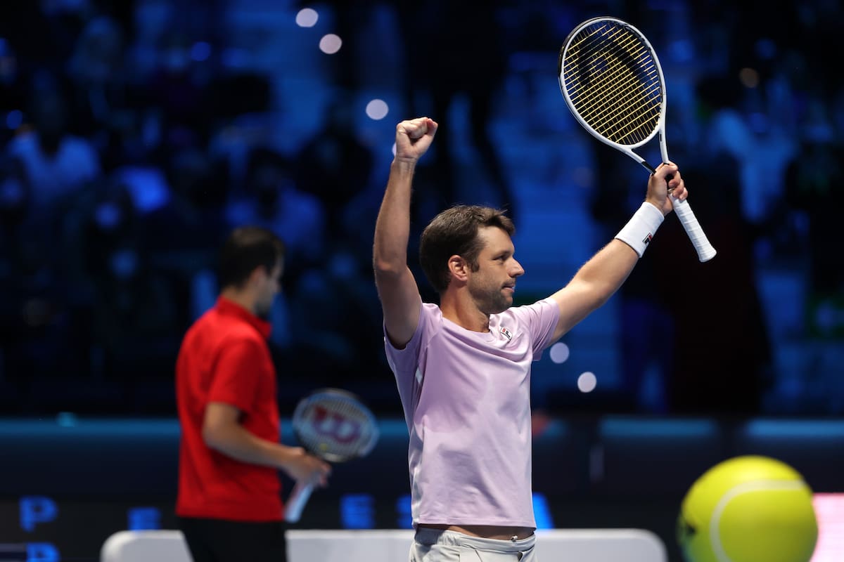 El argentino Horacio Zeballos, junto con el español Marcel Granollers, vencieron a los croatas y número 1 del mundo, Nikola Mektic y Mate Pavic, en el tercer día del ATP Finals, en el Pala Alpitour de Turín.