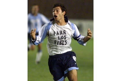 Sudamericano Sub 17 en Arequipa, 16 de marzo de 2001... gol de Mascherano a Venezuela; el "Jefe" había llegado a las selecciones menores de la AFA en 1999