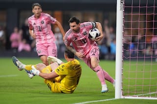 Lionel Messi anota sus dos primeros goles desde el Mundial e Inter Miami vence 4-2 al Atlético de San Luis