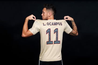 El argentino Lucas Ocampos, con la camiseta de Ajax, de Holanda, su nuevo club