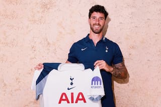 Tottenham confirmó el fichaje de Marcos Senesi, con un video protagonizado por Osvaldo Ardiles