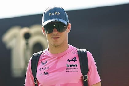 El argentino se robó todas las miradas con su gorra de Bizarrap (Foto: @Colapinto_news)