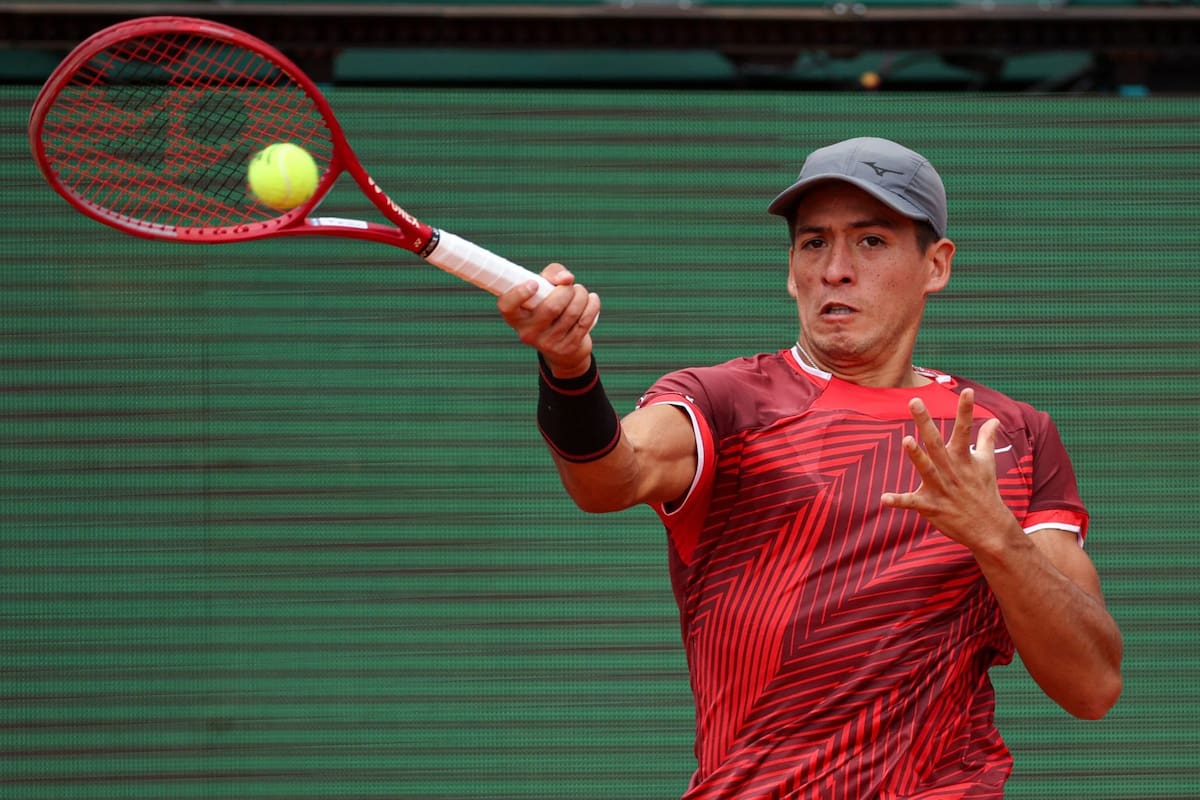 El argentino Sebastián Báez debutó en Roma y triunfó frente a Jenson Brooksby, de EE.UU.; su próximo rival será el kazajo Bublik